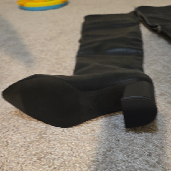 Black Knee-High Women's Boots - Picture 3 of 11